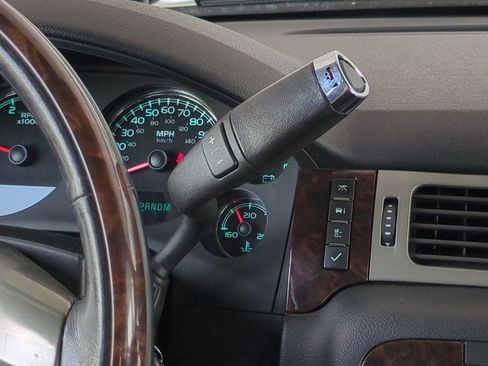 Used 2014 GMC Sierra 2500 Denali AWD/4WD image 32