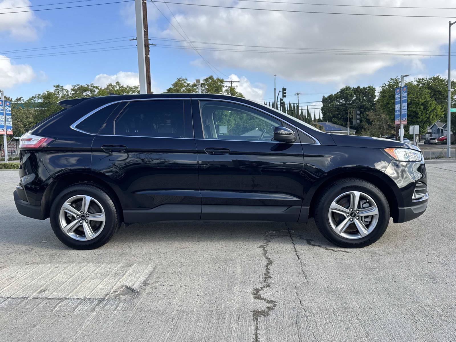 Used 2023 Ford Edge SEL w/ Convenience Package AWD/4WD image 2