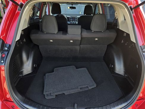Used 2016 Toyota RAV4 LE image 23