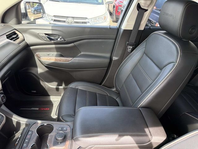 Used 2023 GMC Acadia Denali w/ Denali Ultimate Package FWD image 21