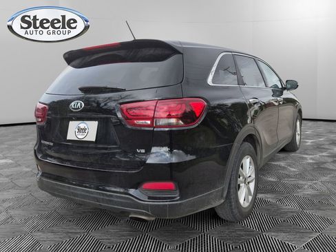 Used 2020 Kia Sorento LX image 5