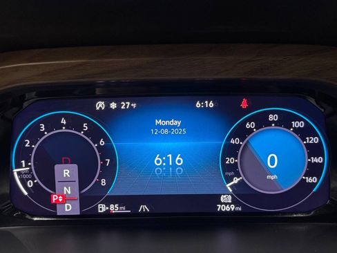 Used 2024 Volkswagen Atlas SE image 39