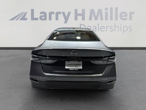 New 2026 Nissan Sentra SL w/ Floor Mat Package image 4