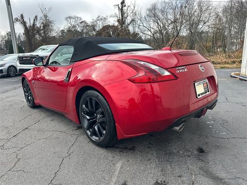 Used 2019 Nissan 370Z Touring image 8