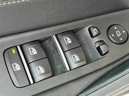 Certified 2022 BMW 530i w/ Convenience Package image 13