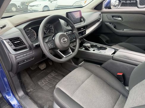 Used 2023 Nissan Rogue SV FWD image 16