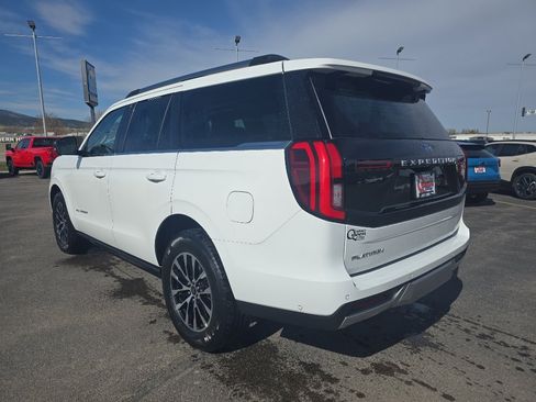 Used 2025 Ford Expedition Platinum image 3