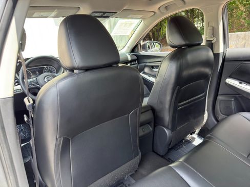 Used 2023 Nissan Sentra SR w/ SR Premium Package FWD image 31