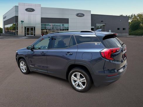 Used 2019 GMC Terrain SLE w/ Driver Convenience Package FWD image 8