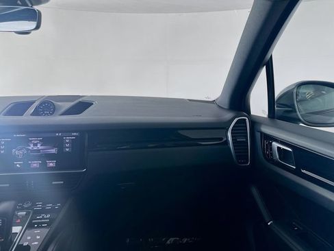 Used 2019 Porsche Cayenne S AWD/4WD image 24