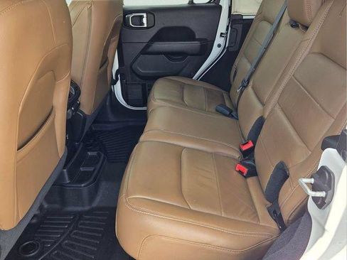 Used 2020 Jeep Wrangler Unlimited Sahara AWD/4WD image 13