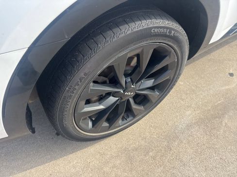 Certified 2022 Kia Sorento SX FWD image 10