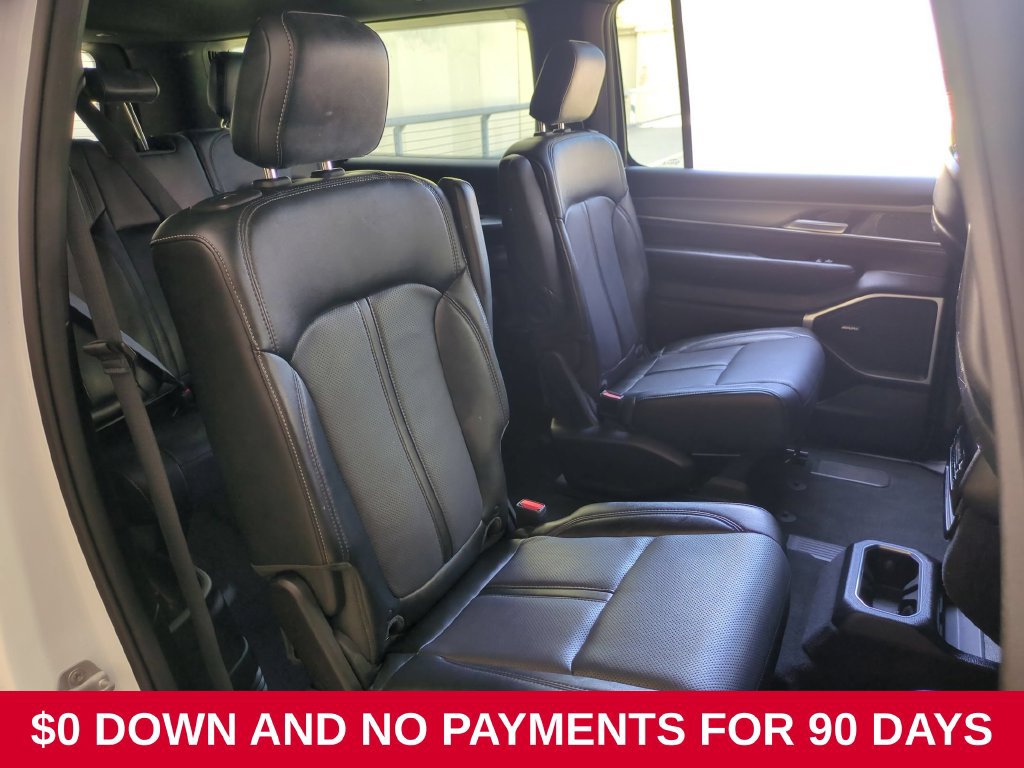 Used 2025 Jeep Wagoneer L Series II AWD/4WD image 30