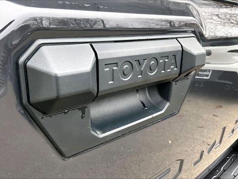 Certified 2025 Toyota Tacoma SR5 image 29