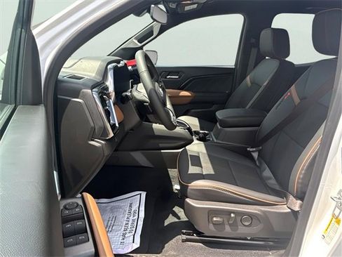 New 2025 GMC Canyon AT4 image 18