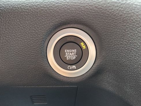 New 2026 Chrysler Pacifica Select image 28