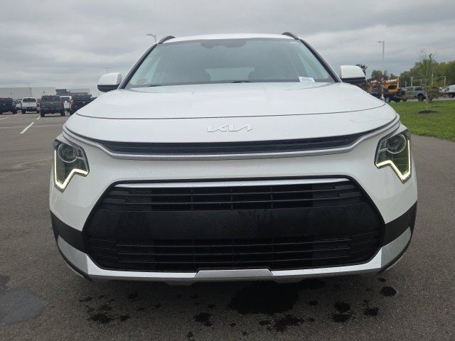Used 2024 Kia Niro LX FWD image 3