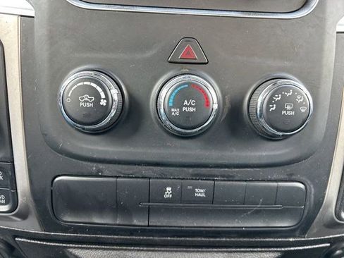 Used 2020 RAM 1500 Classic SLT image 27