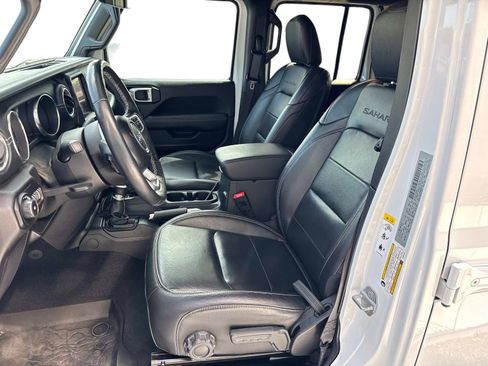 Used 2019 Jeep Wrangler Unlimited Sahara image 20