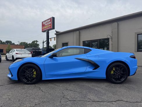 Used 2023 Chevrolet Corvette Stingray Coupe w/ 1LT RWD image 3