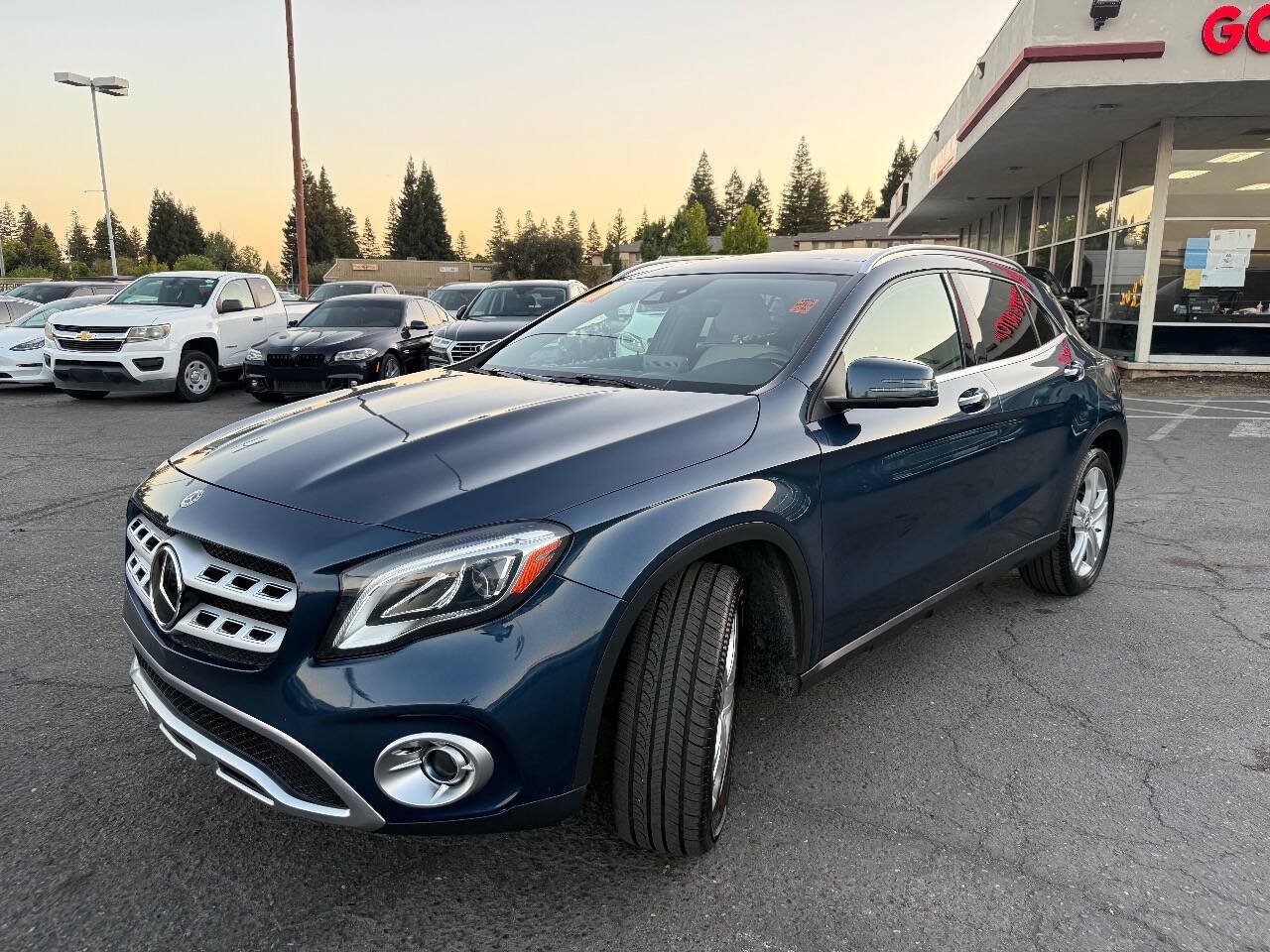 Used 2019 Mercedes-Benz GLA 250 4MATIC image 3