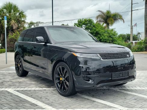 Certified 2025 Land Rover Range Rover Sport SE AWD/4WD image 7