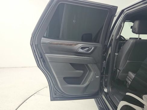Used 2021 Chevrolet Tahoe LT w/ LT Signature Package RWD image 17