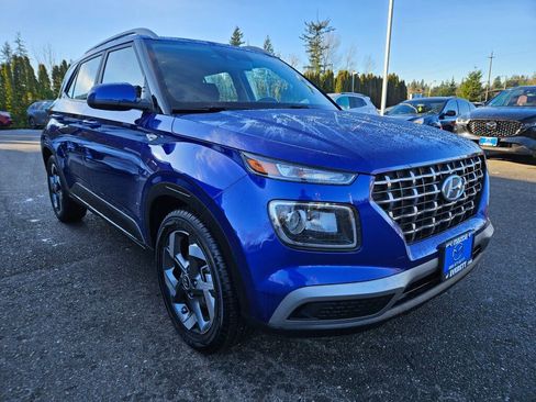 Used 2022 Hyundai Venue SEL image 6