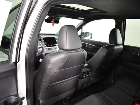 Certified 2024 Honda Passport EX-L image 48