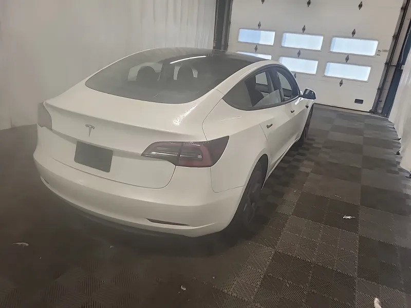 Used 2021 Tesla Model 3 Standard Range Plus RWD image 4