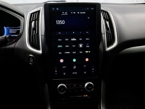 Certified 2022 Ford Edge SE w/ Black Appearance Package image 3