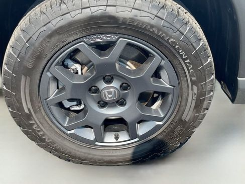 Used 2025 Honda Pilot TrailSport image 33