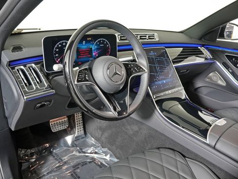 Used 2025 Mercedes-Benz S 580 4MATIC Sedan image 14
