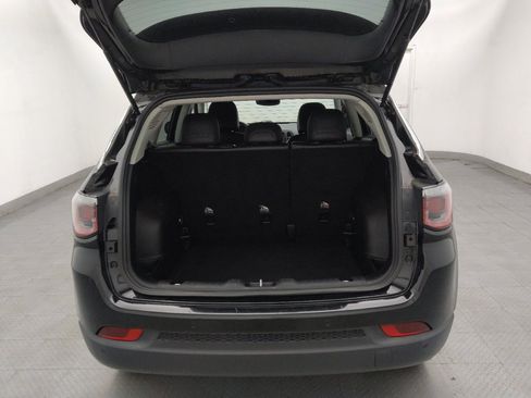 Used 2018 Jeep Compass Latitude w/ Popular Equipment Group AWD/4WD image 29