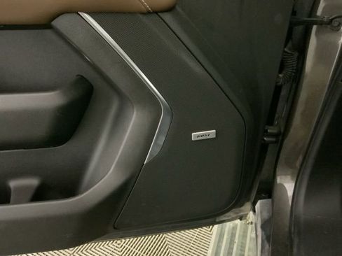 Used 2021 Chevrolet Suburban High Country w/ Premium Package image 25