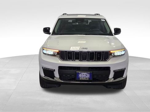 Certified 2024 Jeep Grand Cherokee L Limited AWD/4WD image 23