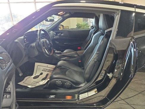 Used 2024 Nissan Z Performance w/ Floor Mat Package image 12