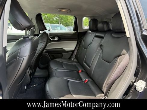 Used 2022 Jeep Compass Limited AWD/4WD image 17