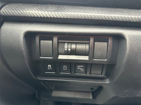 Used 2021 Subaru Crosstrek 2.0i Premium w/ Moonroof Package image 29