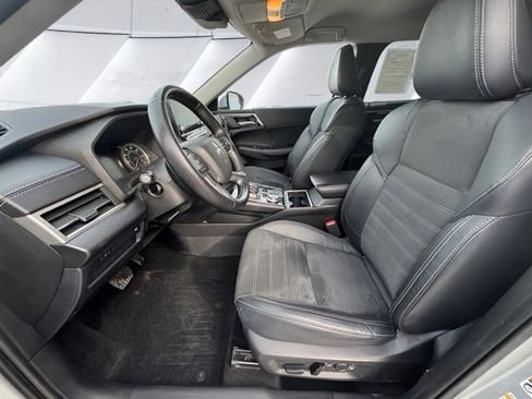 Used 2022 Mitsubishi Outlander SE image 15