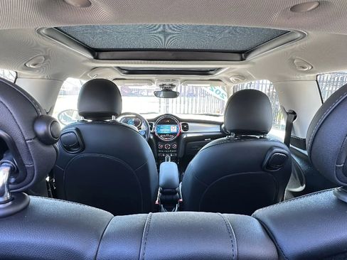 Used 2023 MINI Cooper 2-Door Hardtop image 19