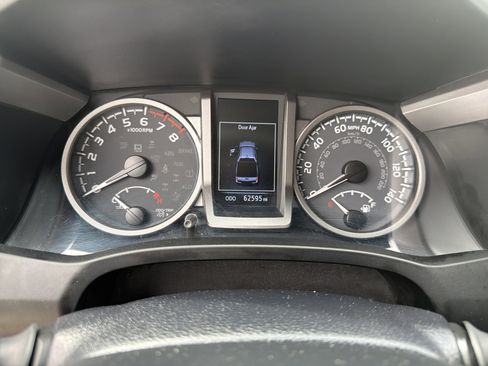Used 2022 Toyota Tacoma SR5 w/ Technology Package RWD image 29