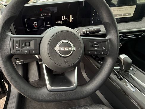 New 2025 Nissan Kicks SV image 19