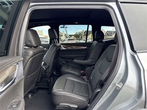 Used 2024 Cadillac XT6 Sport w/ Platinum Package image 13