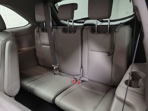 Used 2018 Toyota Highlander Limited Platinum AWD/4WD image 25