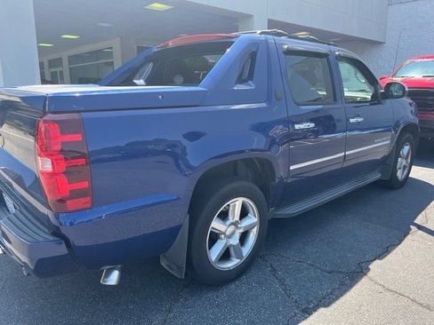Used 2013 Chevrolet Avalanche LTZ AWD/4WD image 3