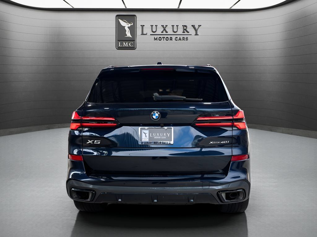 Used 2024 BMW X5 xDrive40i w/ M Sport Package AWD/4WD image 7