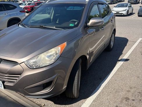 Used 2012 Hyundai Tucson GLS FWD image 2
