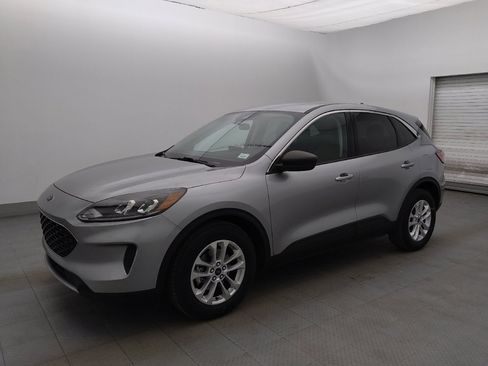 Used 2022 Ford Escape SE FWD image 2