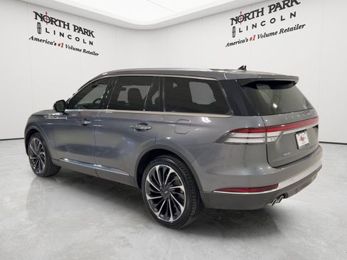 Used 2023 Lincoln Aviator Reserve w/ Equipment Group 201A AWD/4WD image 3